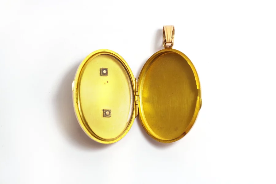 flower enamel gold pendant