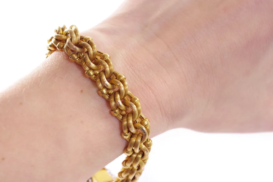 bracelet régional en or