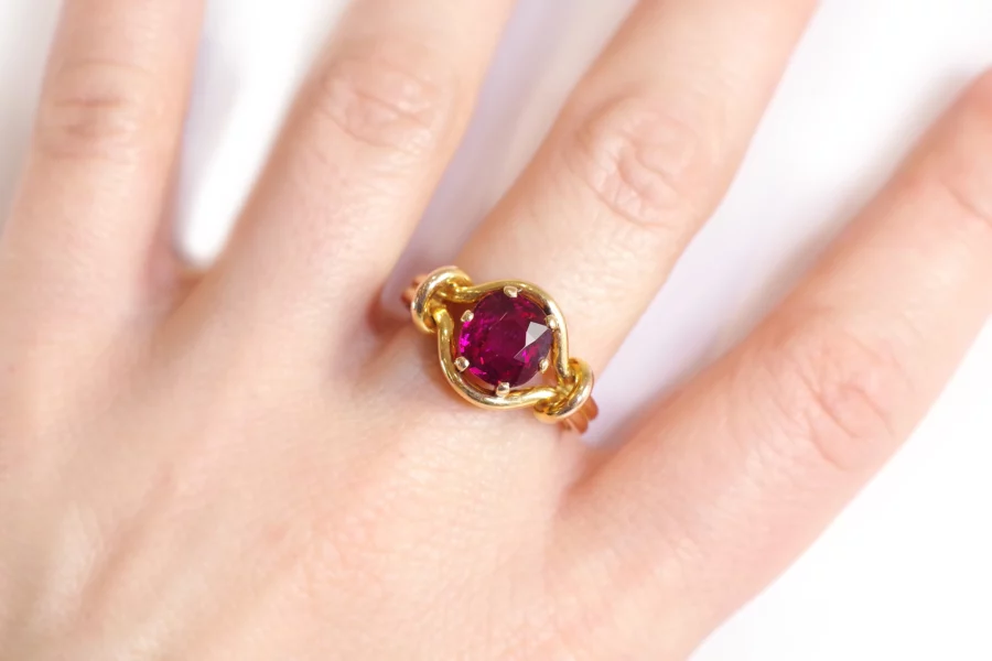pre owned ruby ring in gold