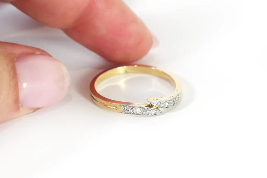 diamond platinum wedding ring