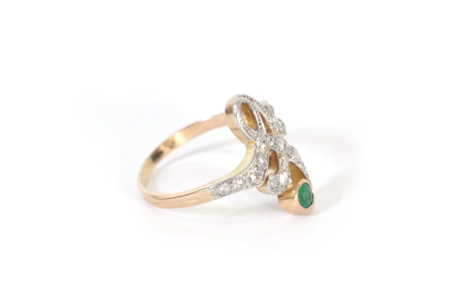 emerald diamond platinum ring