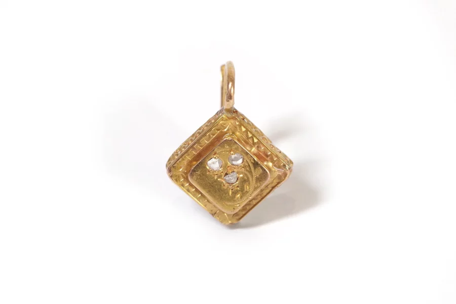 diamond gold earring