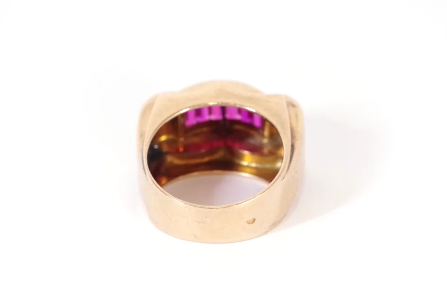 Retro ruby ring in gold