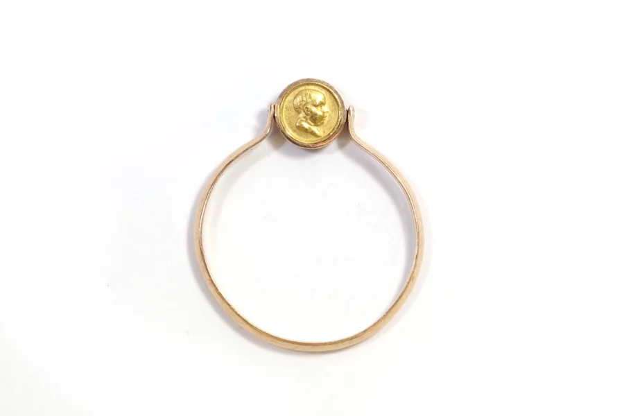 Antique gold swivel ring