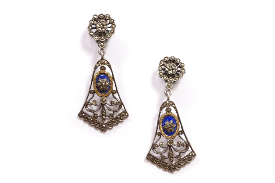 Victorian dangke clip earring with guilloche enamel