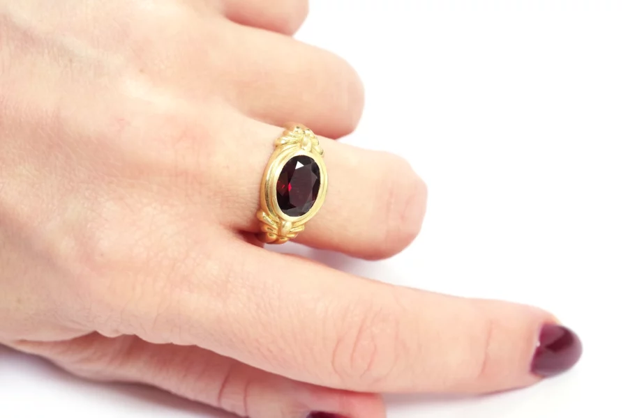 mid century signet ring in gold