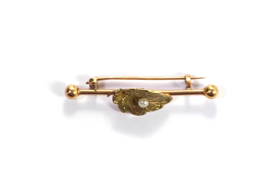 pearl leaf brooch in gold