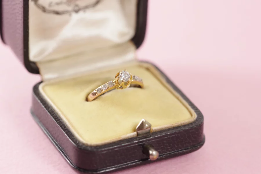 Pre owned solitaire ring in gold