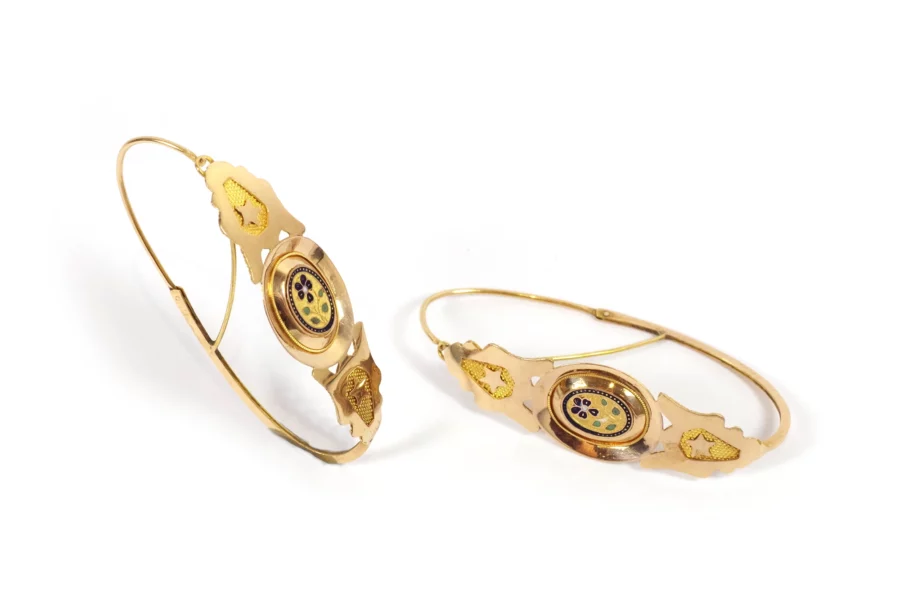 French regional earrings in gold