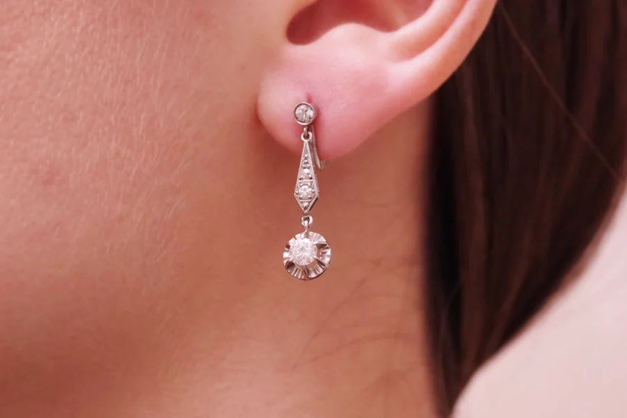 boucles d'oreille art deco en platine et diamants