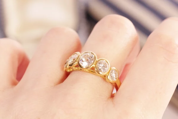 pre owned diamond ring in gold