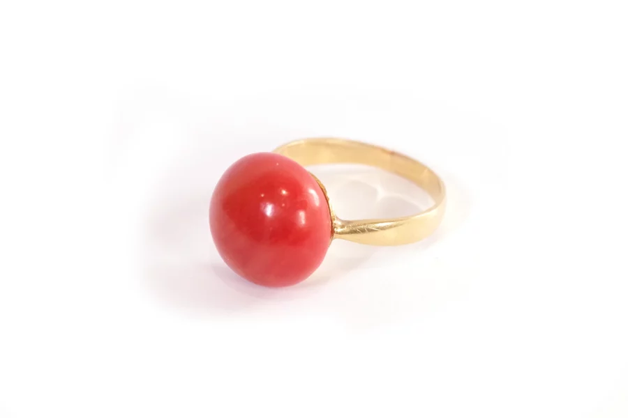 edwardian coral ring in 18k gold