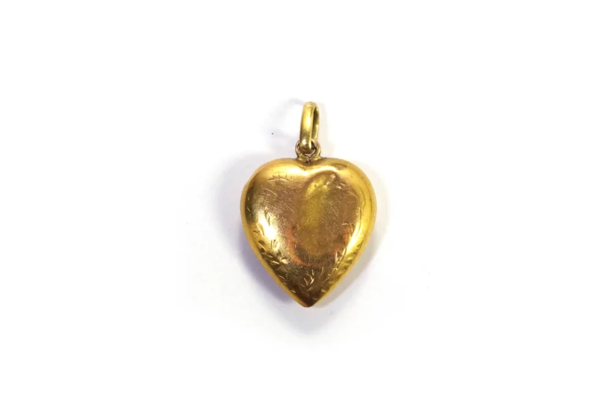 Gold heart shape pendant