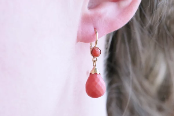Facetted coral earrings