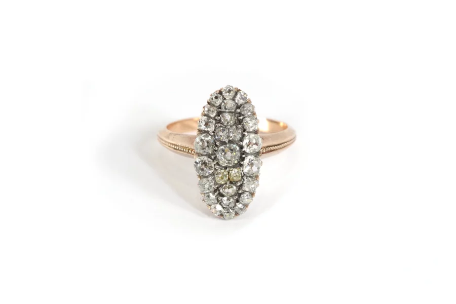 Diamond marquise ring in gold