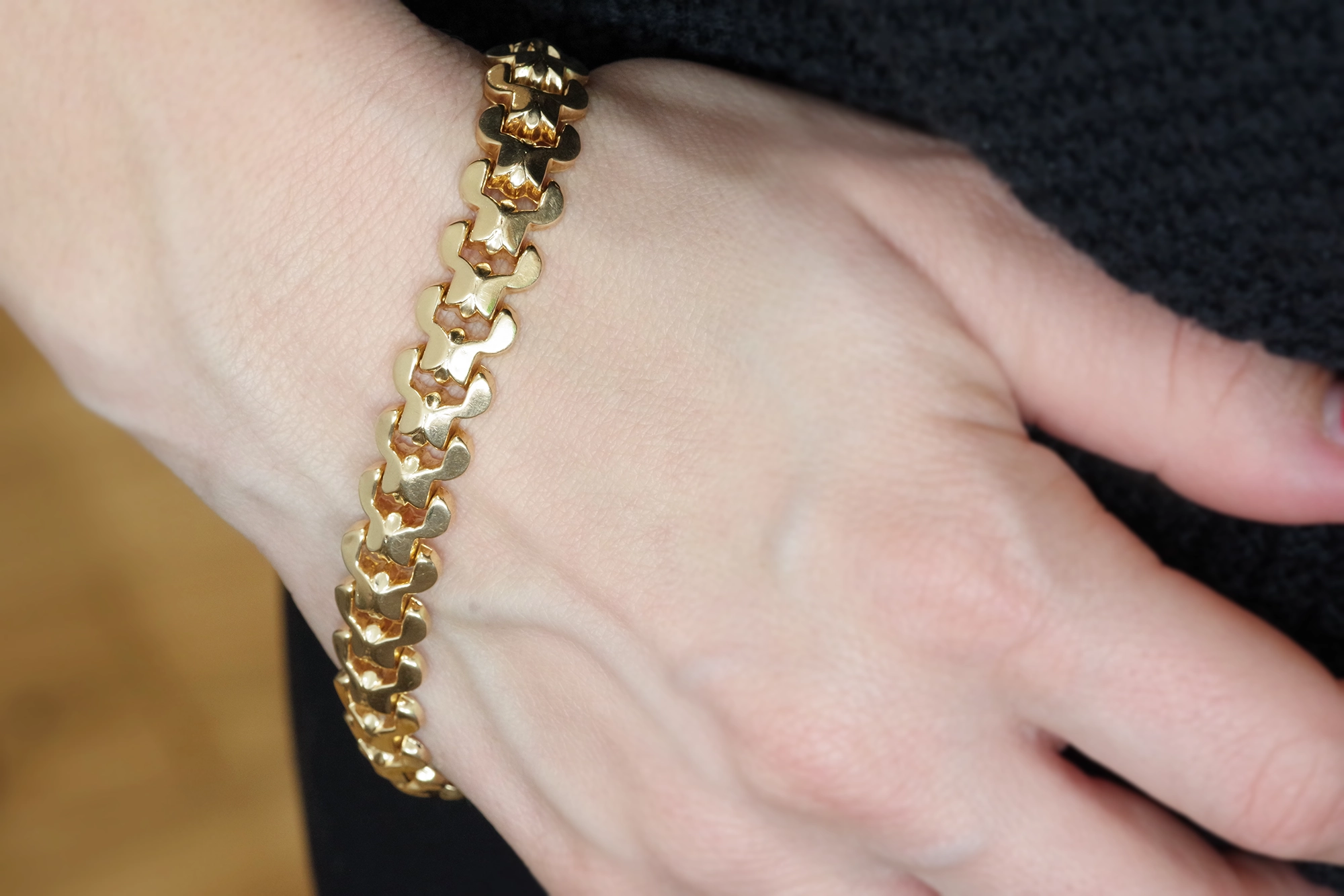 Tank gold bracelet
