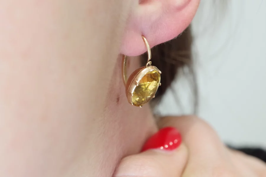 Foiled citrine earrings in gold
