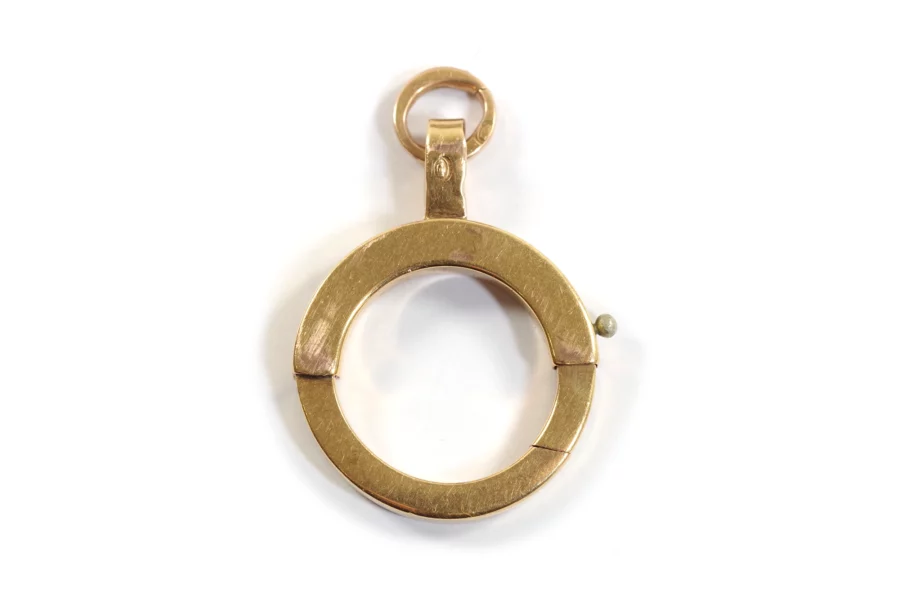antique gold clasp
