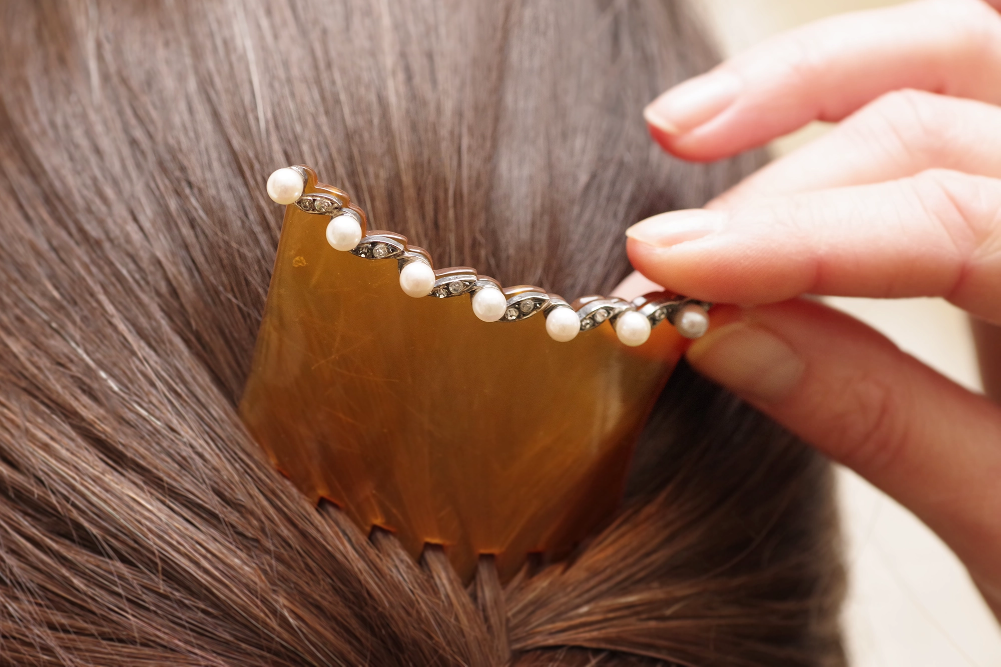Cultured pearls silver hair comb