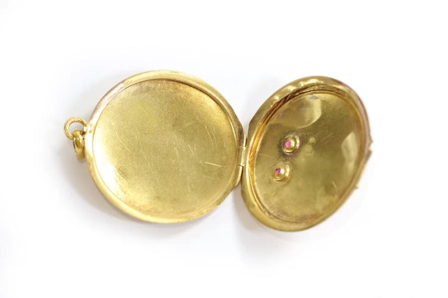 Art Nouveau gold locket pendant