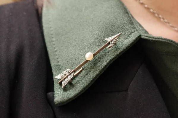 Diamond and pearl arrow brooch