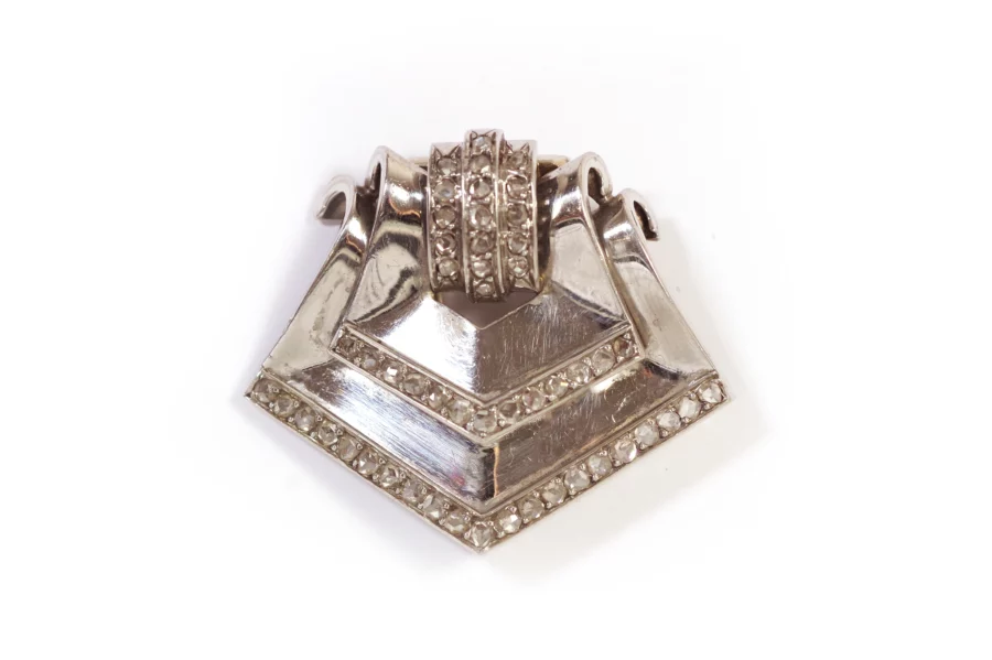 Art deco clip brooch with diamonds