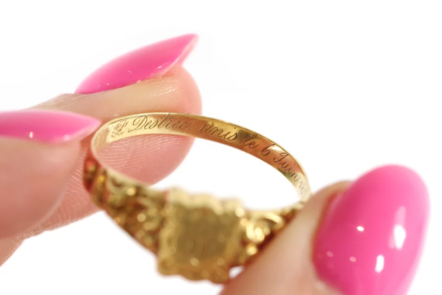 Antique man locket ring in gold