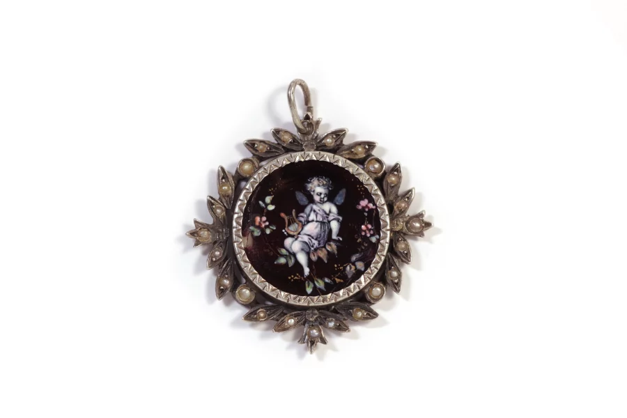 silver antique angel pendant