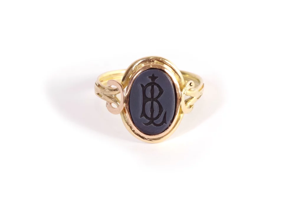 BL signet intaglio ring