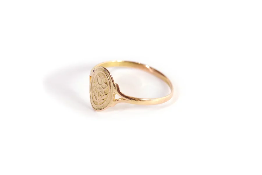 Antique gold flower ring