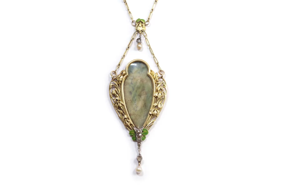 French art nouveau necklace in gold