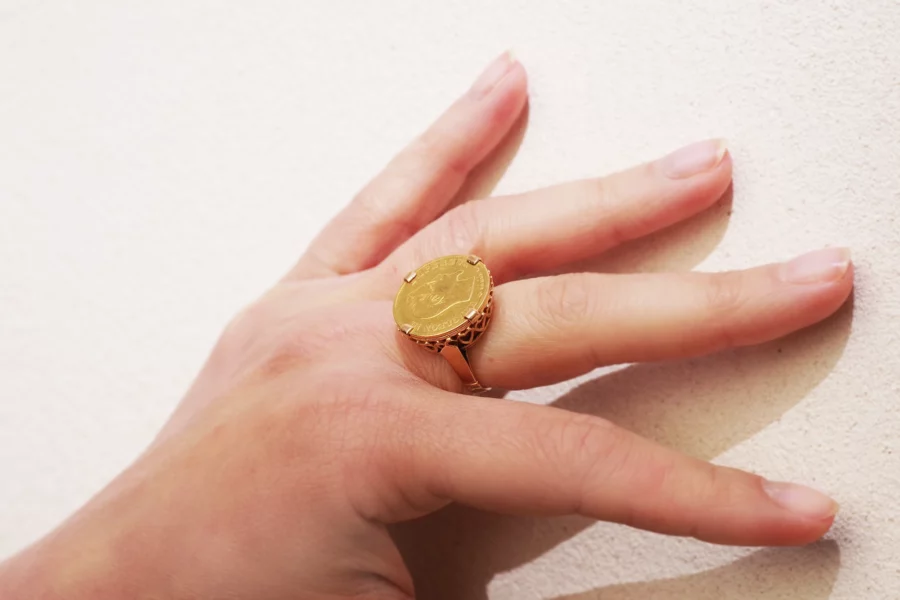 Retro coin gold ring