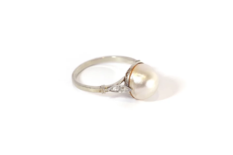 Art deco pearl ring in gold