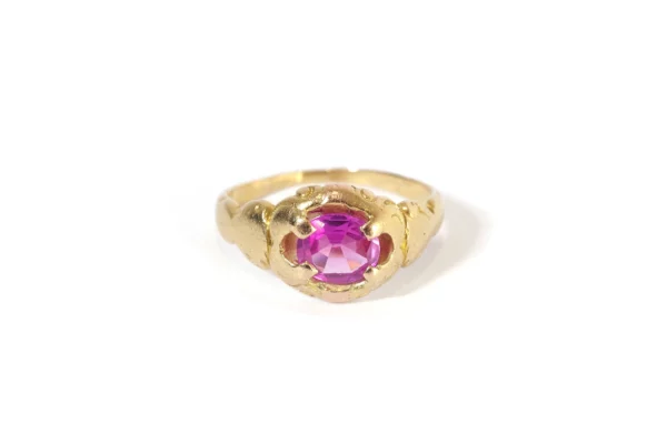 Pink sapphire gold ring