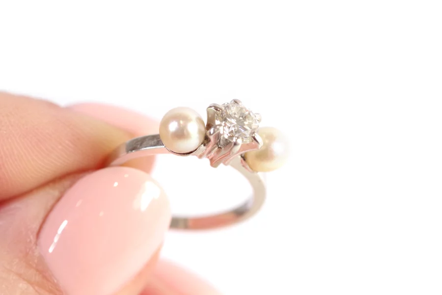 Vintage diamond pearl trilogy ring