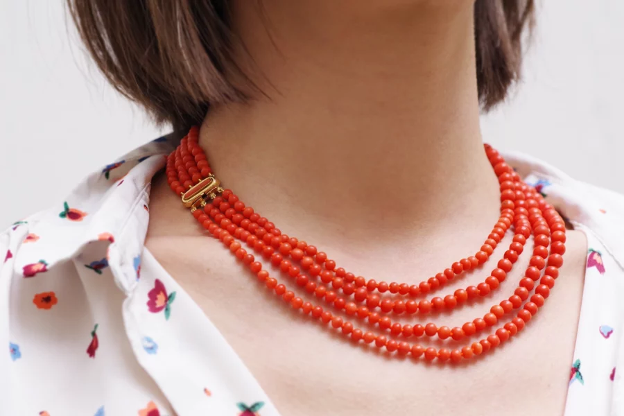 retro coral necklace