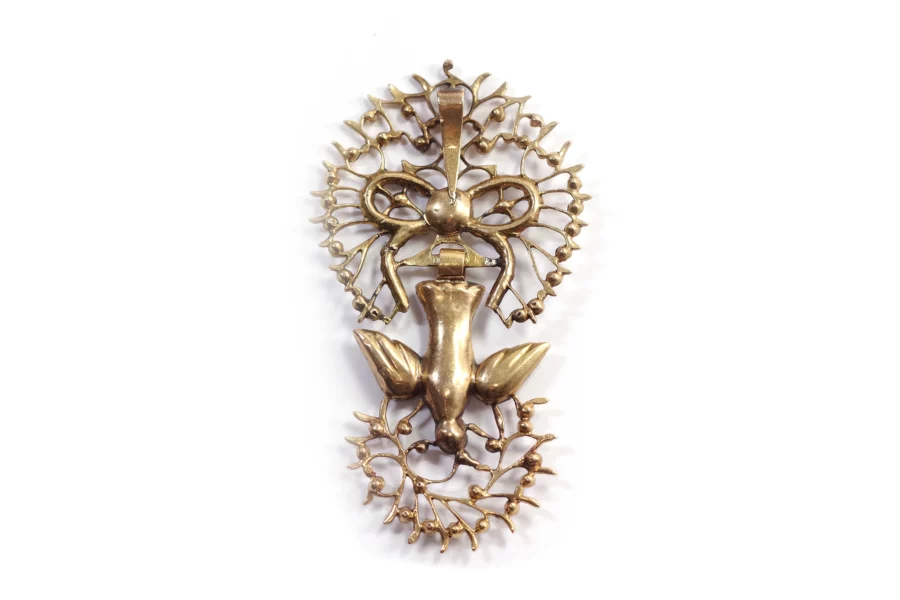 French gold Saint esprit pendant