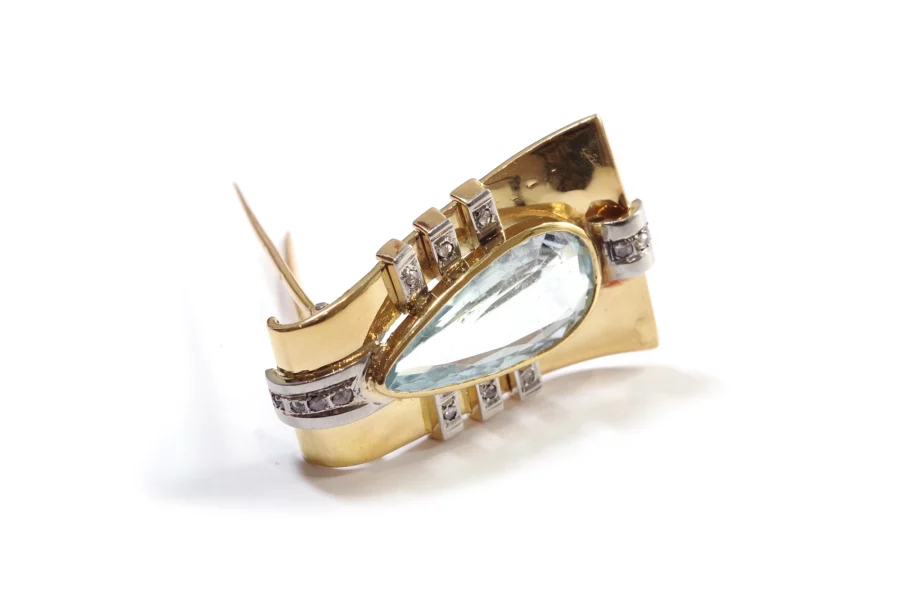 Gold aquamarine clip brooch