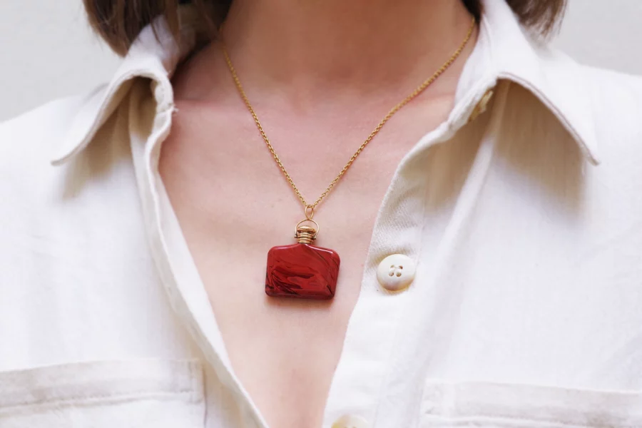 Red glass gold pendant