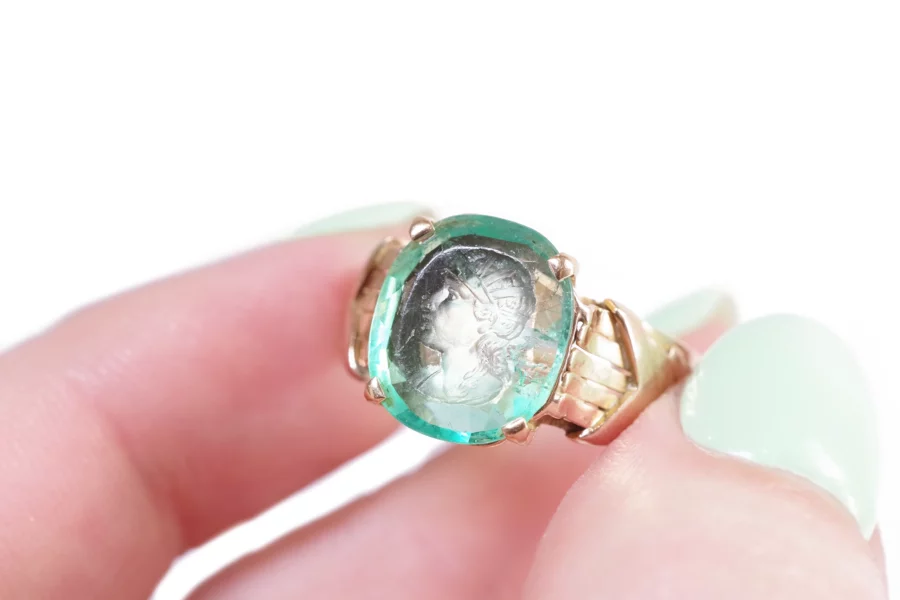 Victorian emerald ring in gold