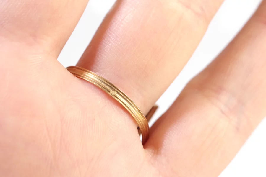antique gold swivel ring