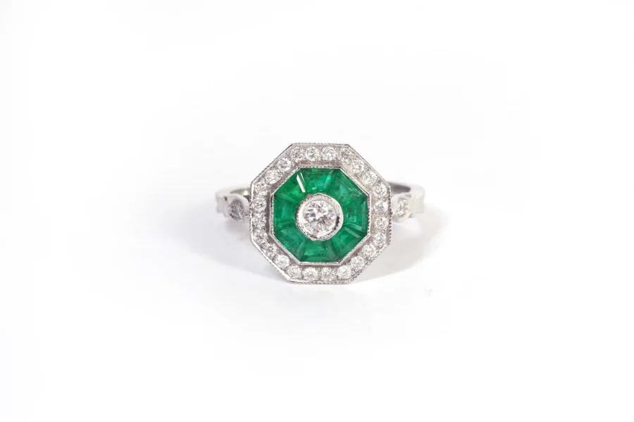 Vintage emerald diamond ring