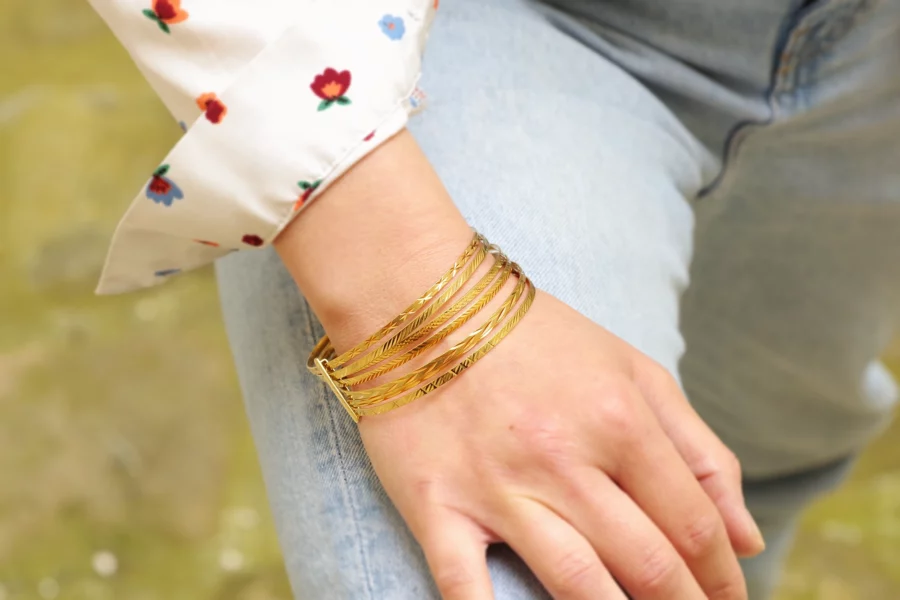 pre-owned gold semainier bracelet bangle
