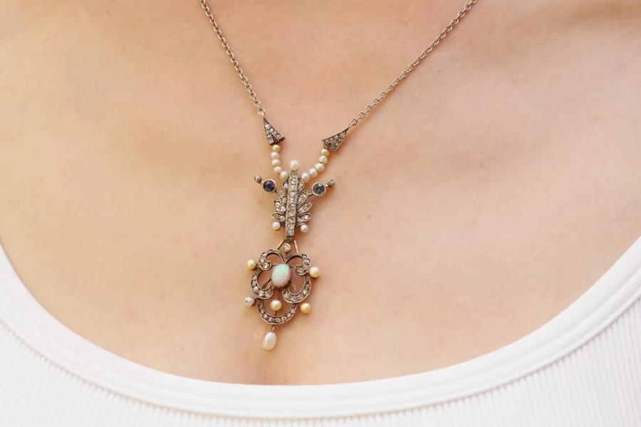 Edwardian opals diamond pendant