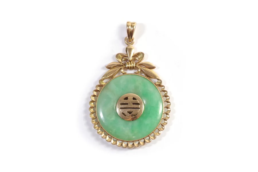 pendentif jade en or