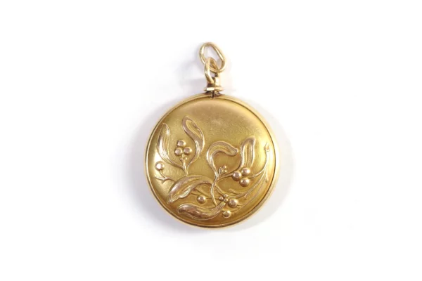 Misteltoe photo locket pendant in gold
