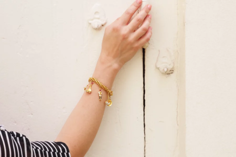 Gold charm's bracelet in gold