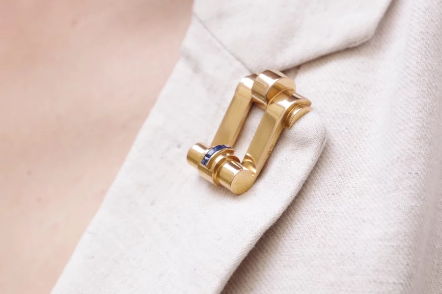 Clip brooch in gold from Louis Heissler