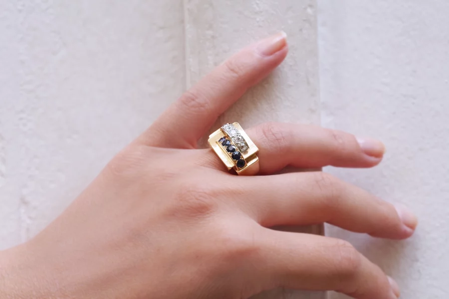 Retro tank ring in gold