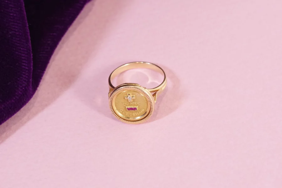 Augis love medal ring